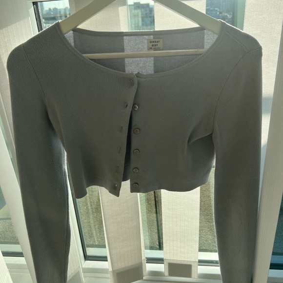 Women’s Aritzia Sunday Best Sweater Cardigan - Picture 3 of 7